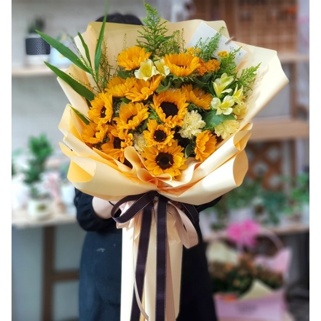 Special Sunflower Smile Again bouquet