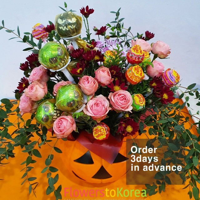 trick or treat me Halloween flower bouquet