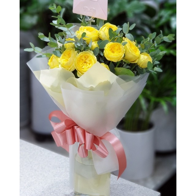 Yellow Rose Love bouquet