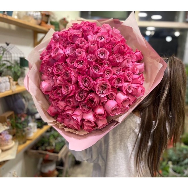 100  Premium Pink Rose Kisses bouquet