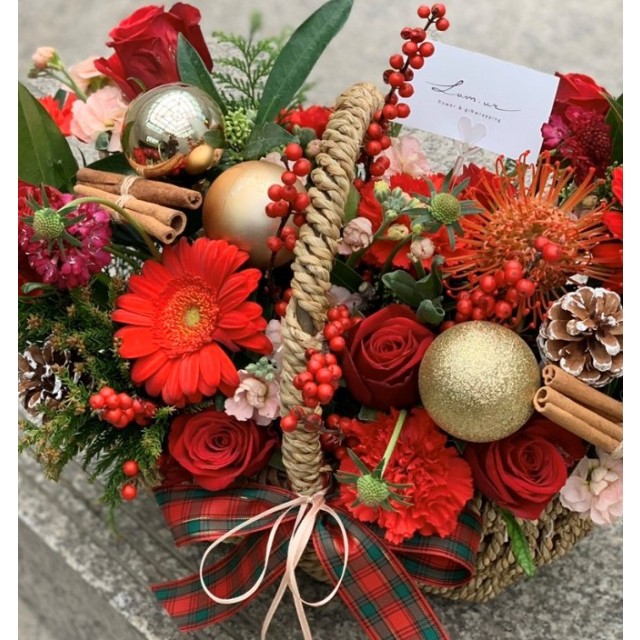 Noel Christmas flower basket