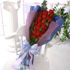 12 Rose Kisses