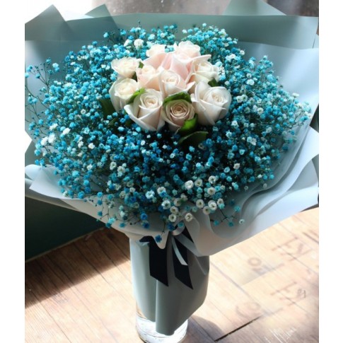 Baby Breath & Roses bouquet