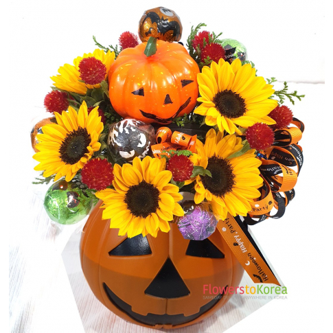 Halloween arrangement with Pumpkin