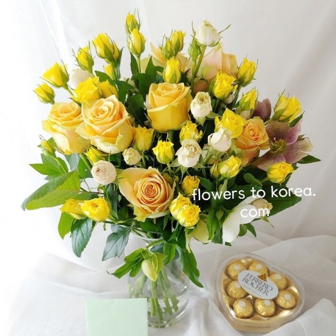 Yellow Roses and Spray Roses bouquet